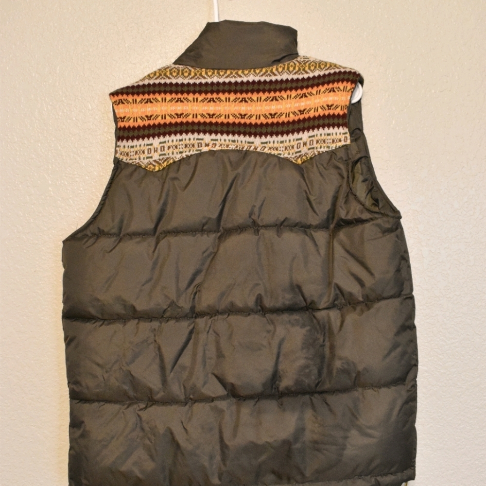 Vest - Picture 2 of 3